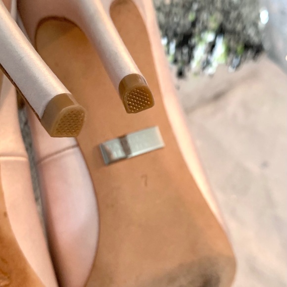 Jewelled peep toe pump by Badgley Mischka / 7 US - Picture 6 of 6